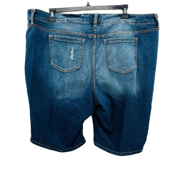 Torrid Boyfriend Bermuda Distressed Jean Shorts Size 24 - Picture 8 of 16